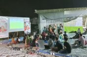 Sapa dan Jalin Keakraban Bareng Warga, Bacaleg Bowo Berbaur Nobar Timnas Indonesia Vs Argentina