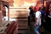 Gudang Pabrik Kayu Hangus Terbakar di Menganti Gresik