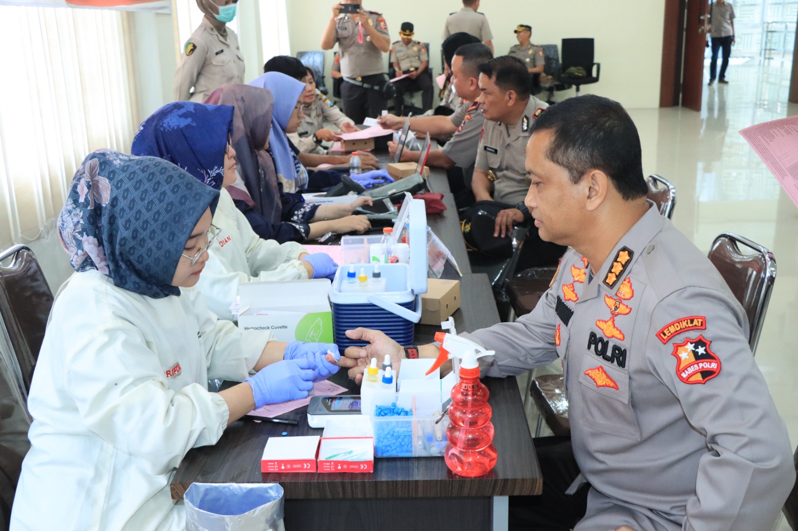 Polres Gresik Gelar Donor Darah Peringati Hari Bhayangkara ke-77