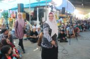 Bu Min Tumplek Blek Bersama Masyarakat di Sedekah Bumi Dusun Betiring