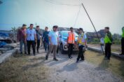 Bupati Gus Yani Sidak Progres Proyek Rekonstruksi Jalan Sidoraharjo – Kesambenkulon