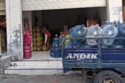 Kurang Sosialisasi, Beli Elpiji Melon  Pakai KTP dan KK Dikeluhkan Penjual dan Pembeli di Gresik