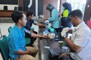 Berhadiah Motor, Warga Antusias Ikuti Donor Darah di Kejari Gresik