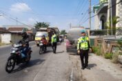 Diduga Sopir Truk Ngantuk, Ibu dan Anak di Gresik Meninggal Dunia Tertabrak