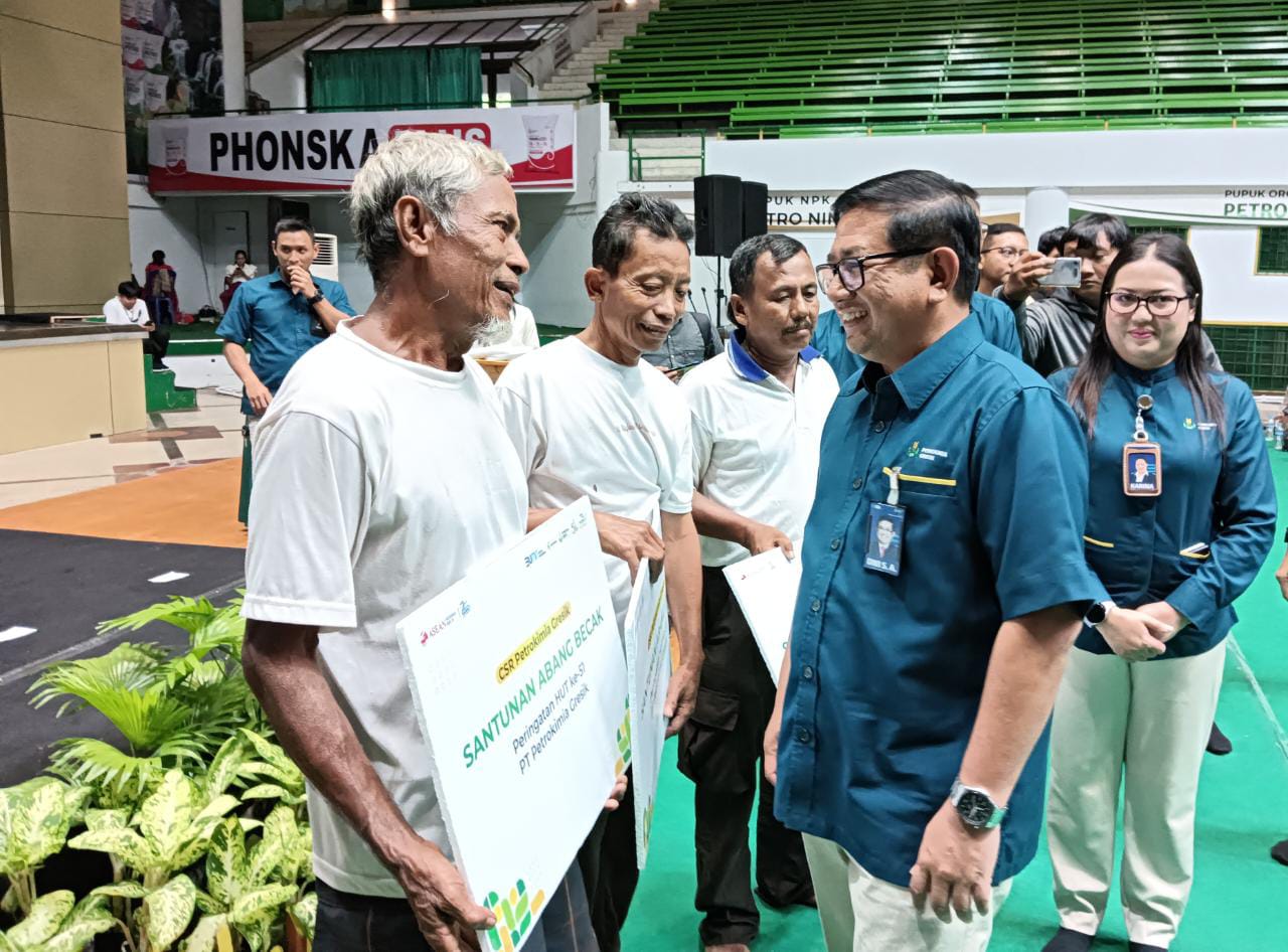 Ratusan Abang Becak ‘Kecipratan’ Berkah Laba Besar yang Dibukukan PT Petrokimia Gresik