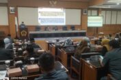 Bupati Jawab Lugas Pertanyaan Kritis Fraksi –Fraksi Soal Ranperda RPIK