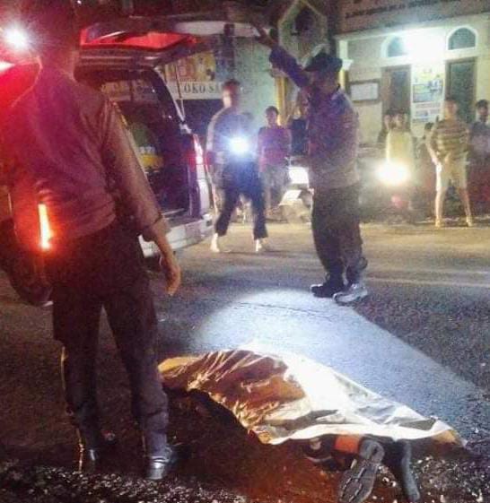 Truk Lari Setelah Lindas hingga Tewas Pemotor di Gresik