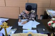 Di Tengah Ancaman Krisis Fiskal, Bupati Gresik Teken SK Alokasi Anggaran 2023 Bidang Pendidikan