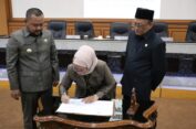 Dewan Beri 6 Catatan Perda Pertanggungjawaban Pelaksanaan APBD Gresik 2022