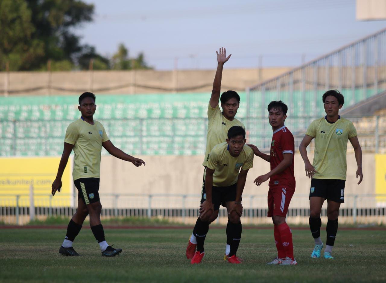 Latihan Bersama Tertutup, Gresik United Tumbangkan Persipal Palu