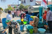 Alumni Akpol 95 Dropping Air Bersih di 8 Desa Kekeringan di Gresik