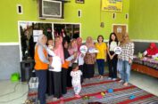 Emak-emak di Gresik Antusias Kampanyekan Popok Kain