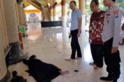 Disangka Tidur Pulas, Ternyata Warga Bogor Meninggal Dunia di Teras Masjid di Gresik