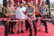 Resmikan Palang Pintu Perlintasan KA, Kapolda Jatim : Gresik Layak Jadi Role Model