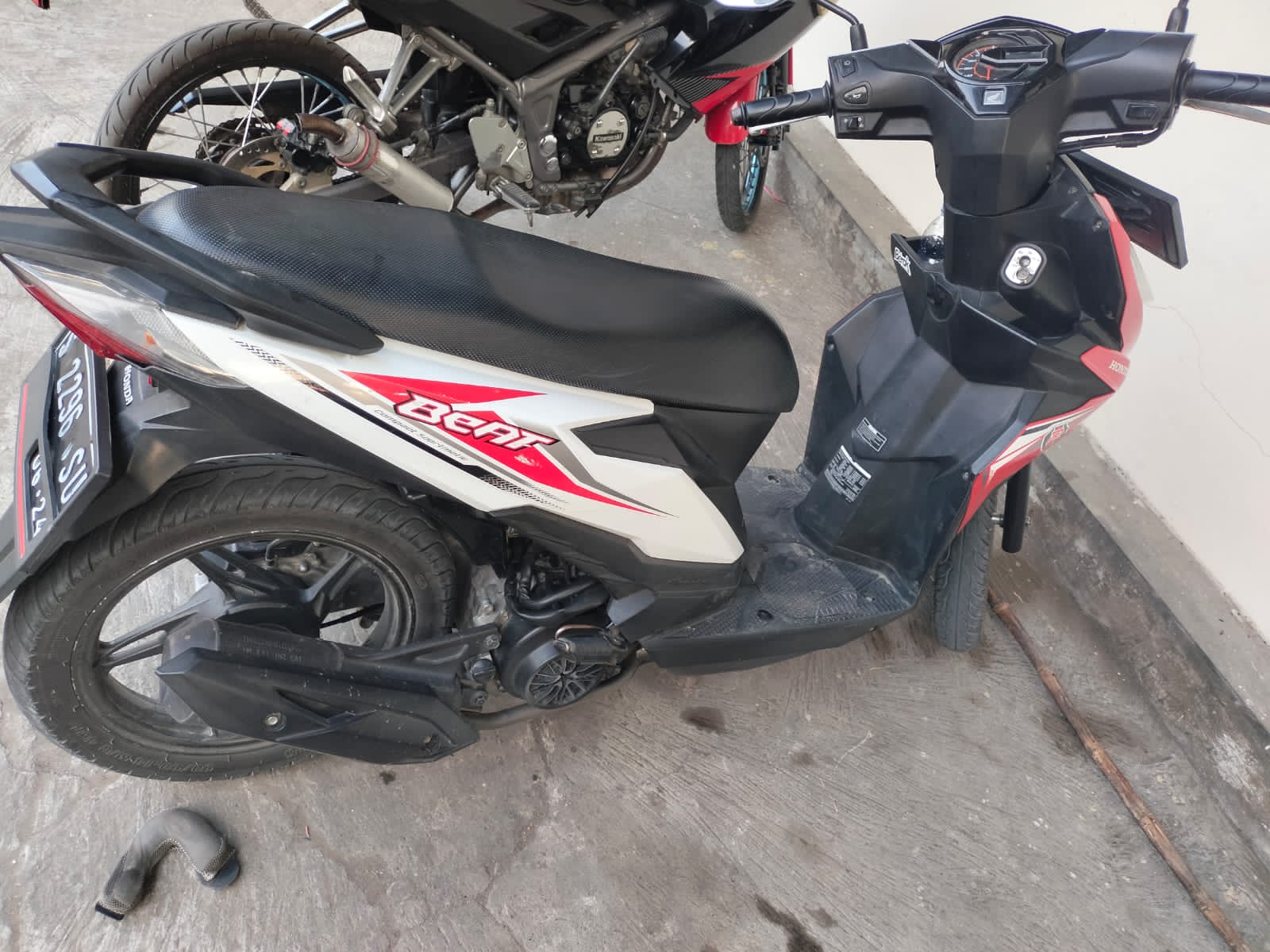 Pemuda di Gresik Diserang Gerombolan Pakaian Hitam-hitam