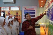 KPU Gresik Beri Tips Jadi Pemilih Cerdas ke Siswa SMANU 2 Gresik