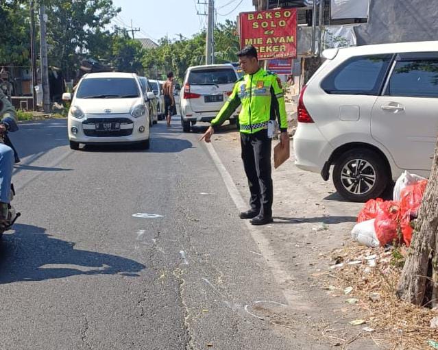 Putar Balik Ngawur,  Emak-Emak Tewas Usai Adu Banteng di Gresik
