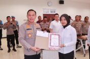Anggota TNI, Polri dan Masyarakat Berprestasi Diberi Penghargaan Kapolres Gresik