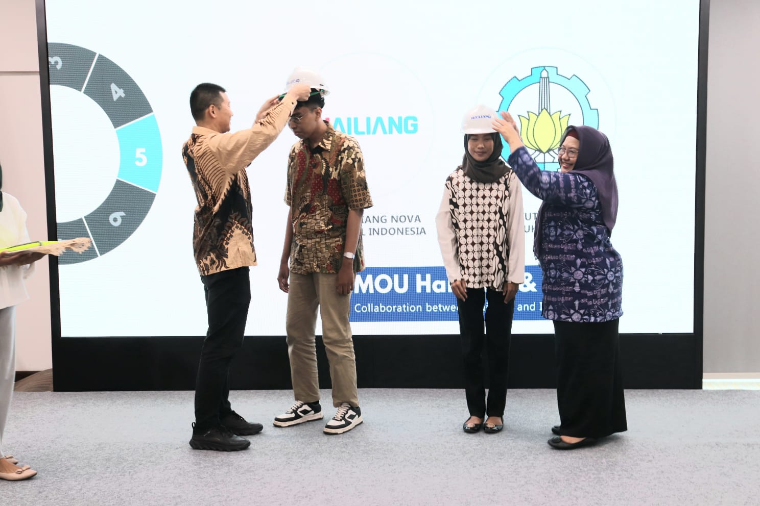 Puluhan Tenaga Lokal Asal Gresik Dilatih Bidang Copper Foil di China