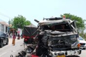 Dua Truk Adu Banteng di Gresik, Seorang Sopir Tewas