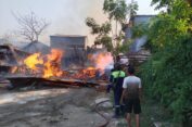 Diduga Depresi Diselingkuhi, Pria di Gresik Bakar Rumah dan Gudang Kayu Palet