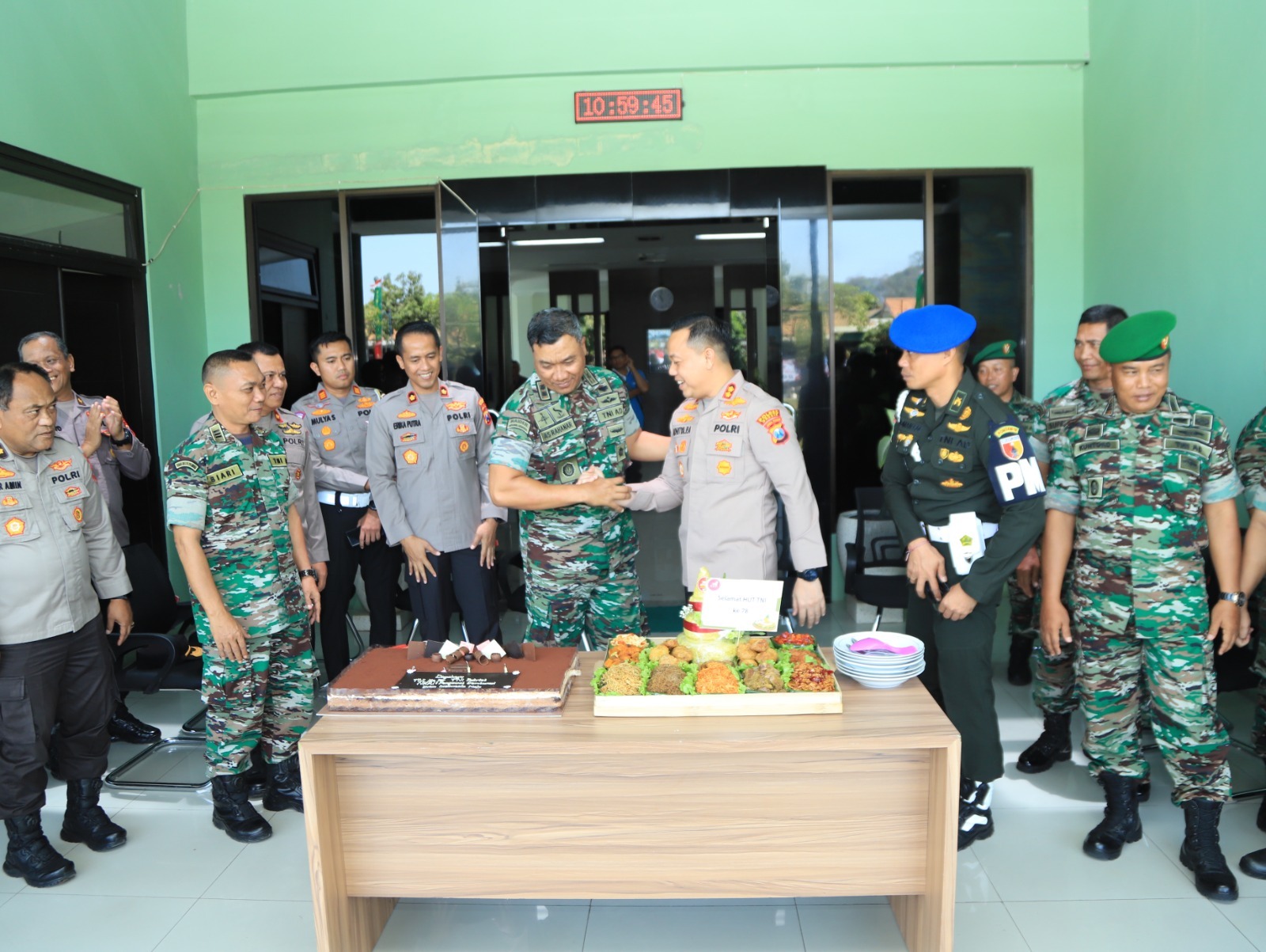 Wujud Nyata Sinergitas, Kapolres Gresik Kunjungi Makodim 0817/Gresik