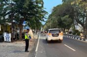 Diduga Kecapekan Pulang Kerja, Pemotor Tewas Setelah Tabrak Median Jalan di Gresik