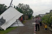 Puting Beliung Terjang Dua Desa di Kecamatan Balongpanggang