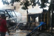 Puluhan Stand di Pasar Baru II Gresik Ludes Terbakar