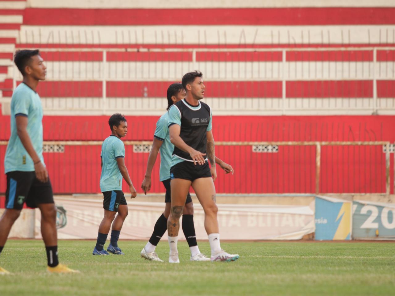 GU Wajib Menang Lawan Persela untuk  Lolos 12 Besar