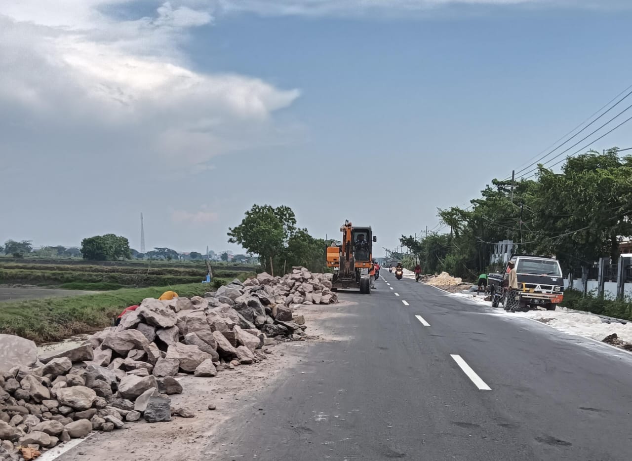 DPRD Gresik Soroti Berm Proyek Jalan Betoyo – Dagang