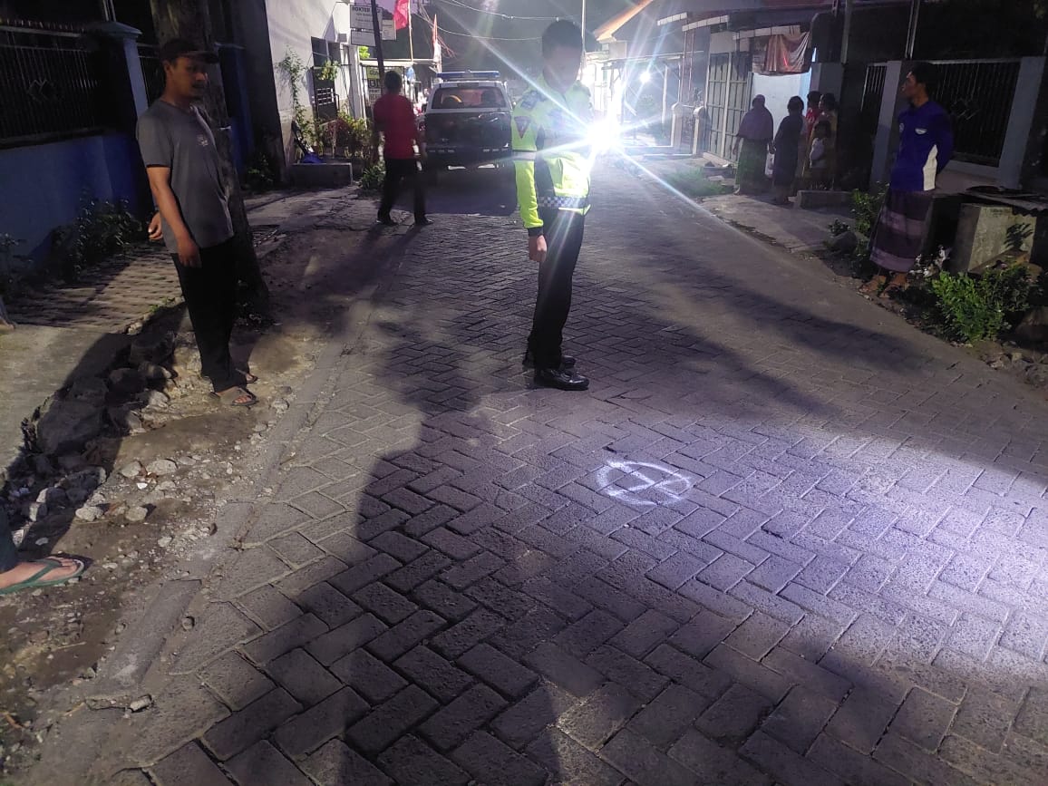 Wanita Asal Surabaya Bawa Mobil Seruduk Pemotor  hingga Tewas di Gresik
