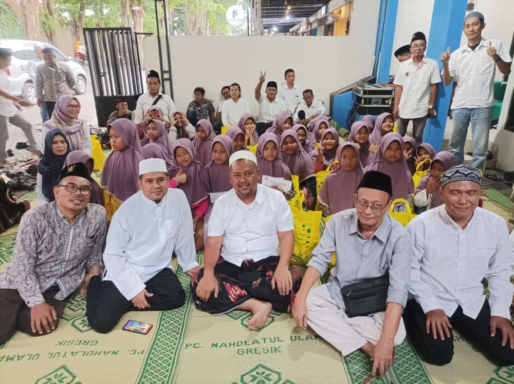 PWI Gresik Santuni Puluhan Anak Yatim Piatu