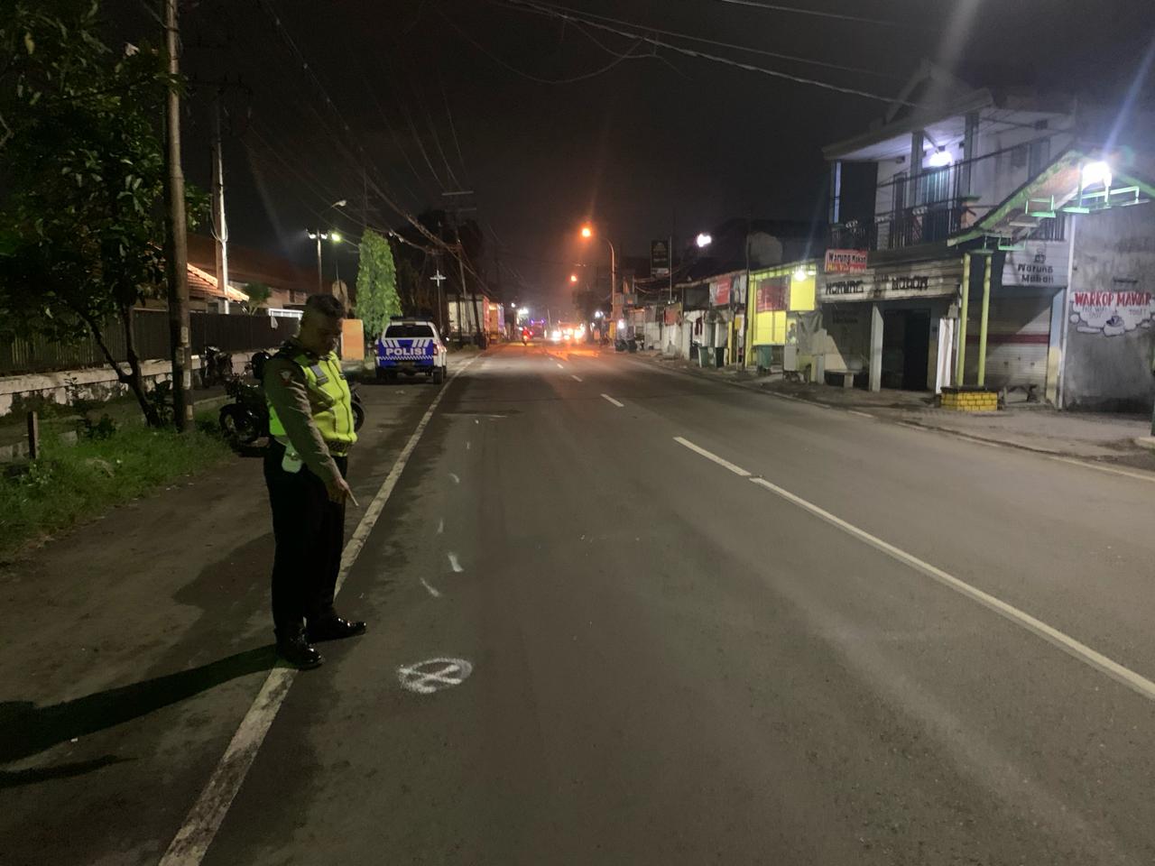 Tabrak Lari, Pemotor Tewas Terlindas Kontainer di Gresik