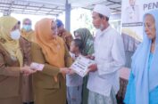 Jelang Lebaran dan Pilkada 2024, Pemkab Gresik Gelontor Bansos