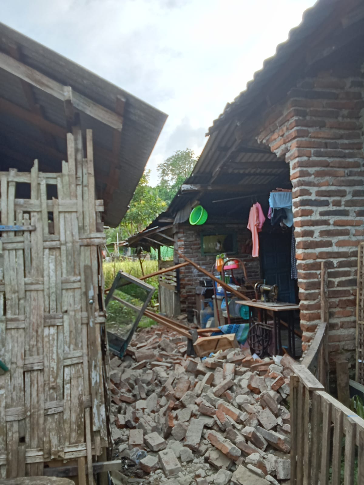 Respon Gempa Laut Tuban, BPBD Gresik Kirim Bantuan dan Personel ke Pulau Bawean