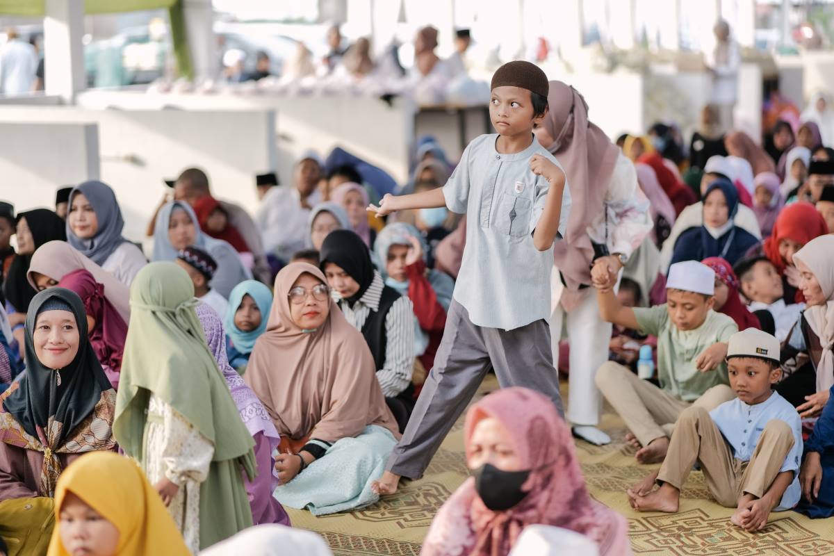 PTFI Rayakan HUT ke-57 Melalui Berbagi Bersama Masyarakat Gresik