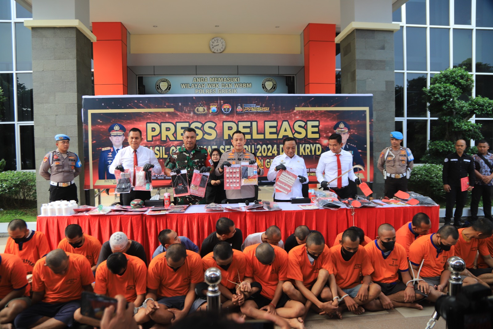 Ratusan Tersangka Diamankan Polres Gresik Selama Operasi Pekat Semeru 2024