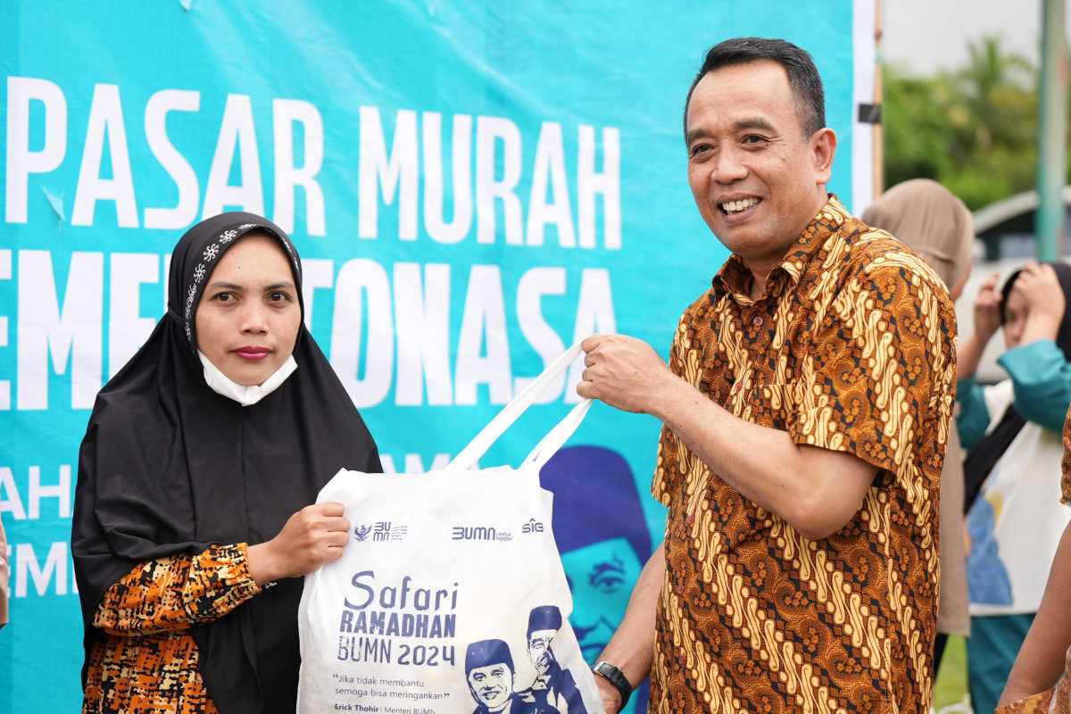 SIG Gelar Pasar Murah dan Salurkan 800 Paket Sembako ke Pondok Pesantren