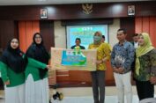 Baksos IDI Gresik Diserbu Pasien di Pulau Bawean