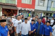 Cabup Syahrul Munir Diantar PKL Daftar ke Demokrat Gresik