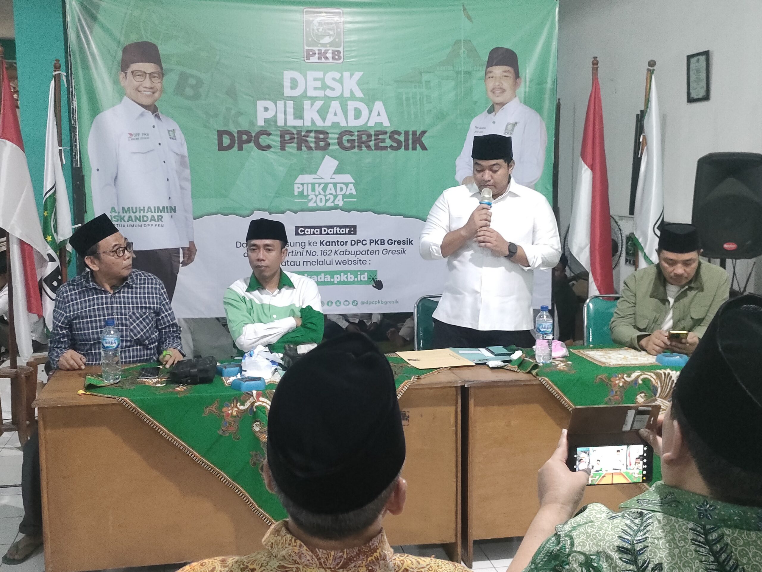 Tangis Haru Tak Terbendung Usai DPP PKB Tetapkan Syahrul Munir Sebagai Cabup di Pilkada Gresik 2024