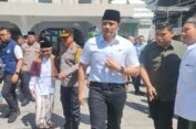 Menteri AHY Serahkan Sertifikat Wakaf Kawasan Wisata Religi Sunan Giri