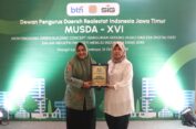 REI Jatim Beri Pemkab Gresik Penghargaan  Karmika Graha Abinaya