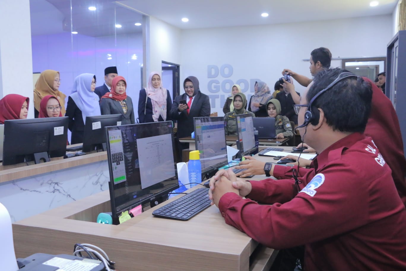Plt Bupati Bu Min Uji Langsung Keandalan Command Center Gresik