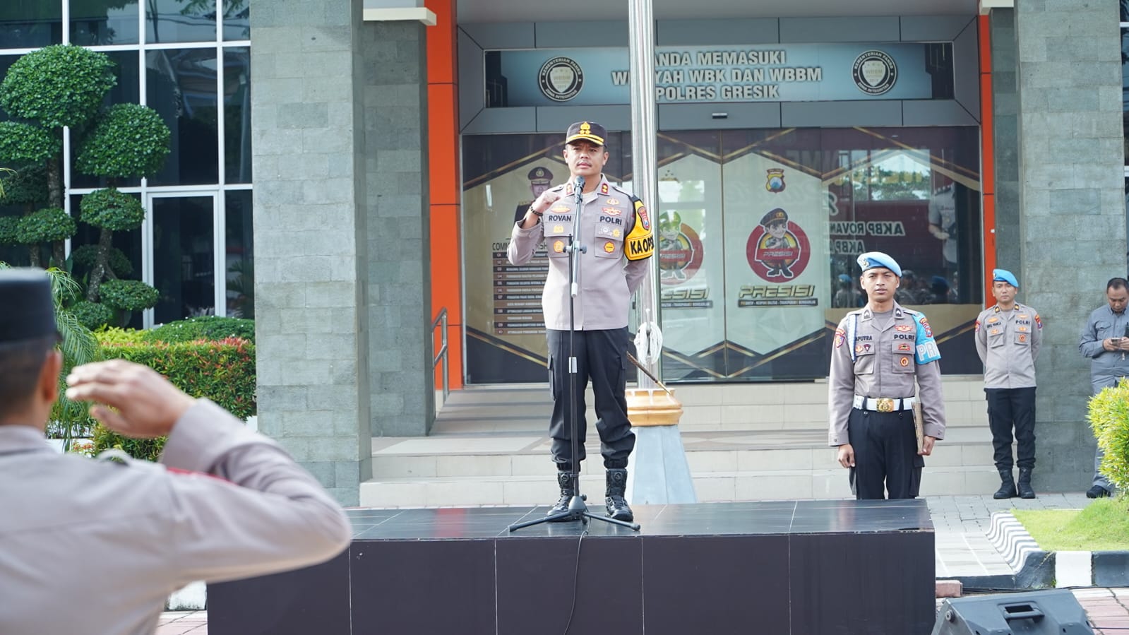 Kapolres Gresik : Tidak Ada Ruang untuk Pelanggaran Sekecil Apapun !