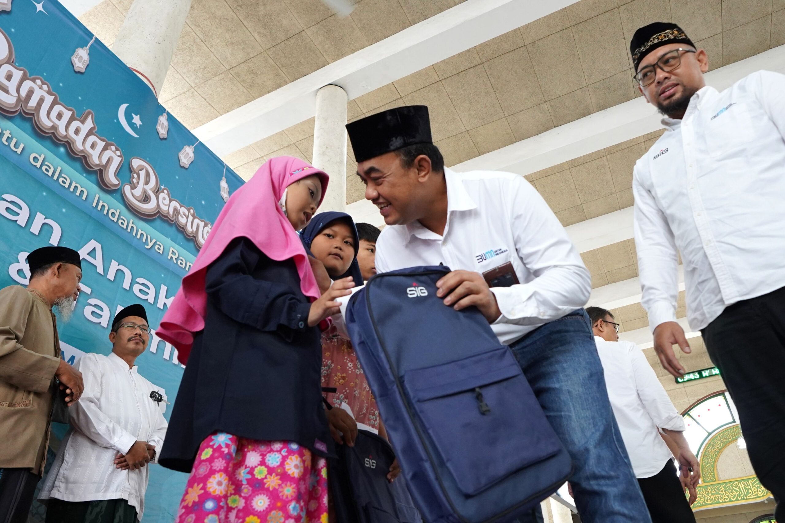 SIG Salurkan Bantuan di 6 Provinsi dan Pererat Silaturahmi dengan Stakeholder