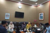 DPRD Gresik Geram Di-Waduli Eks Karyawan Usaha Kecantikan Ijazahnya Ditahan dan Didenda