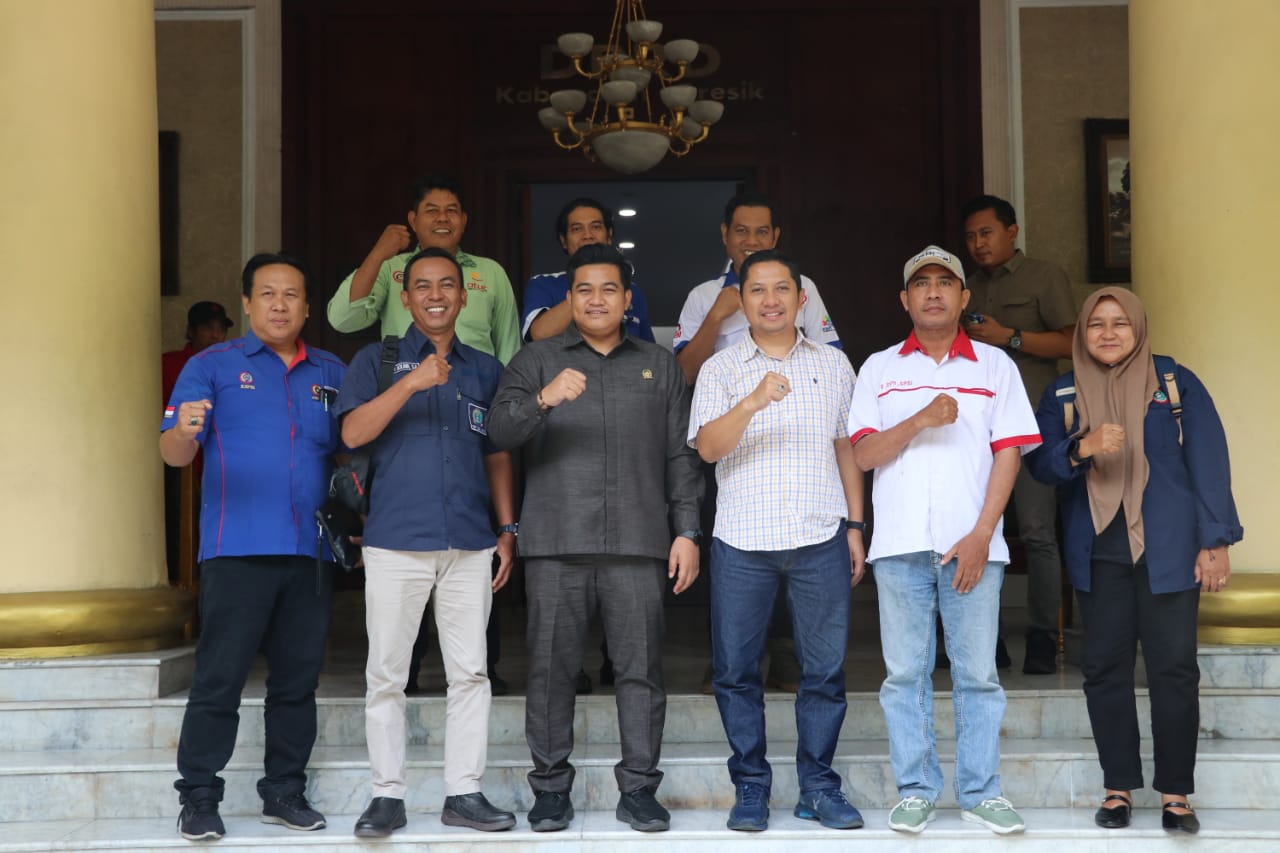 Audiensi dengan Serikat Pekerja dan Buruh, Ketua DPRD Gresik Sepakat URC Ketenagakerjaan Perlu Dievaluasi