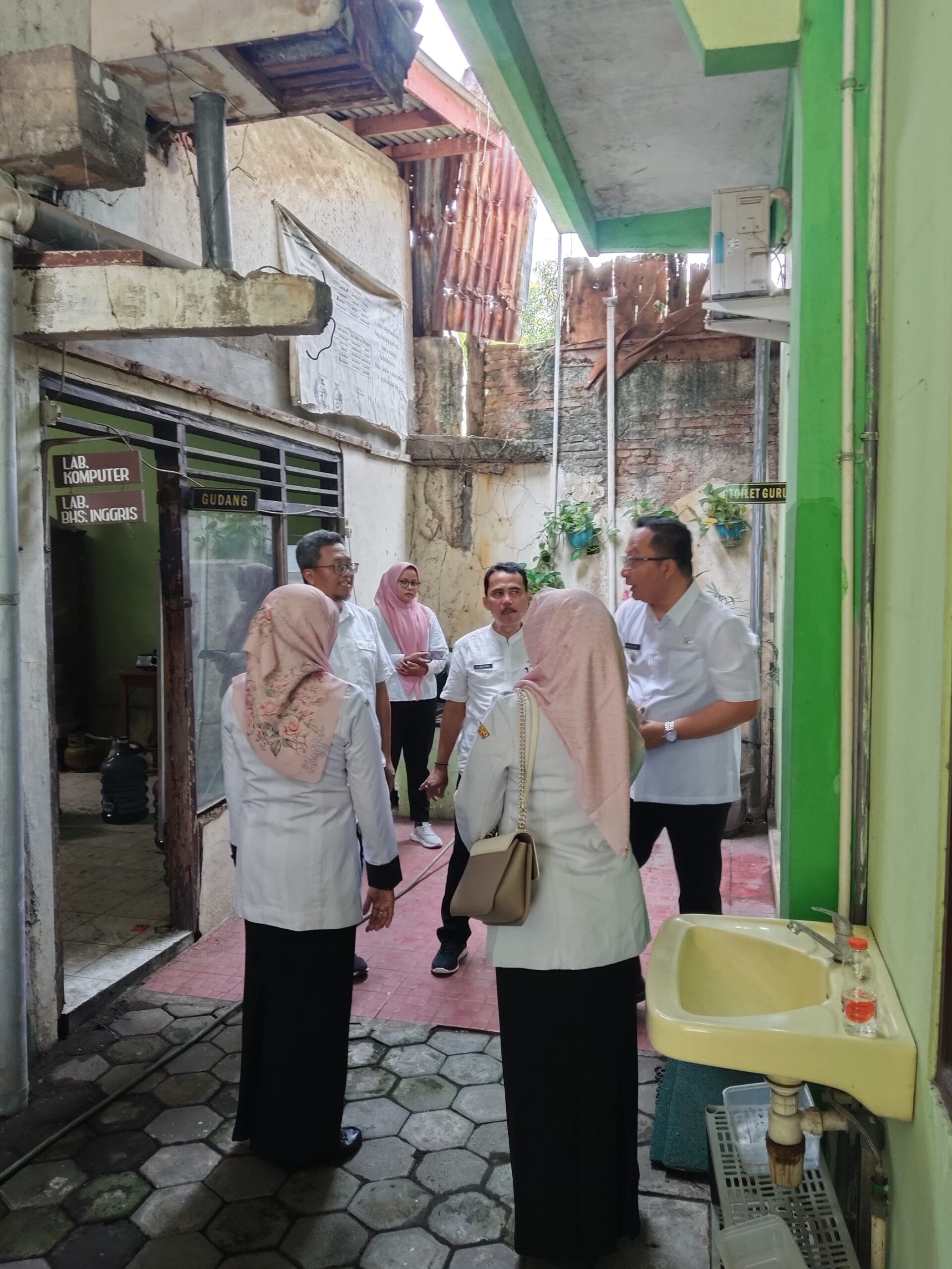 Wabup Gresik Sidak Sekolah Kurang Layak dan Rencana Gedung Penitipan Anak Gratis